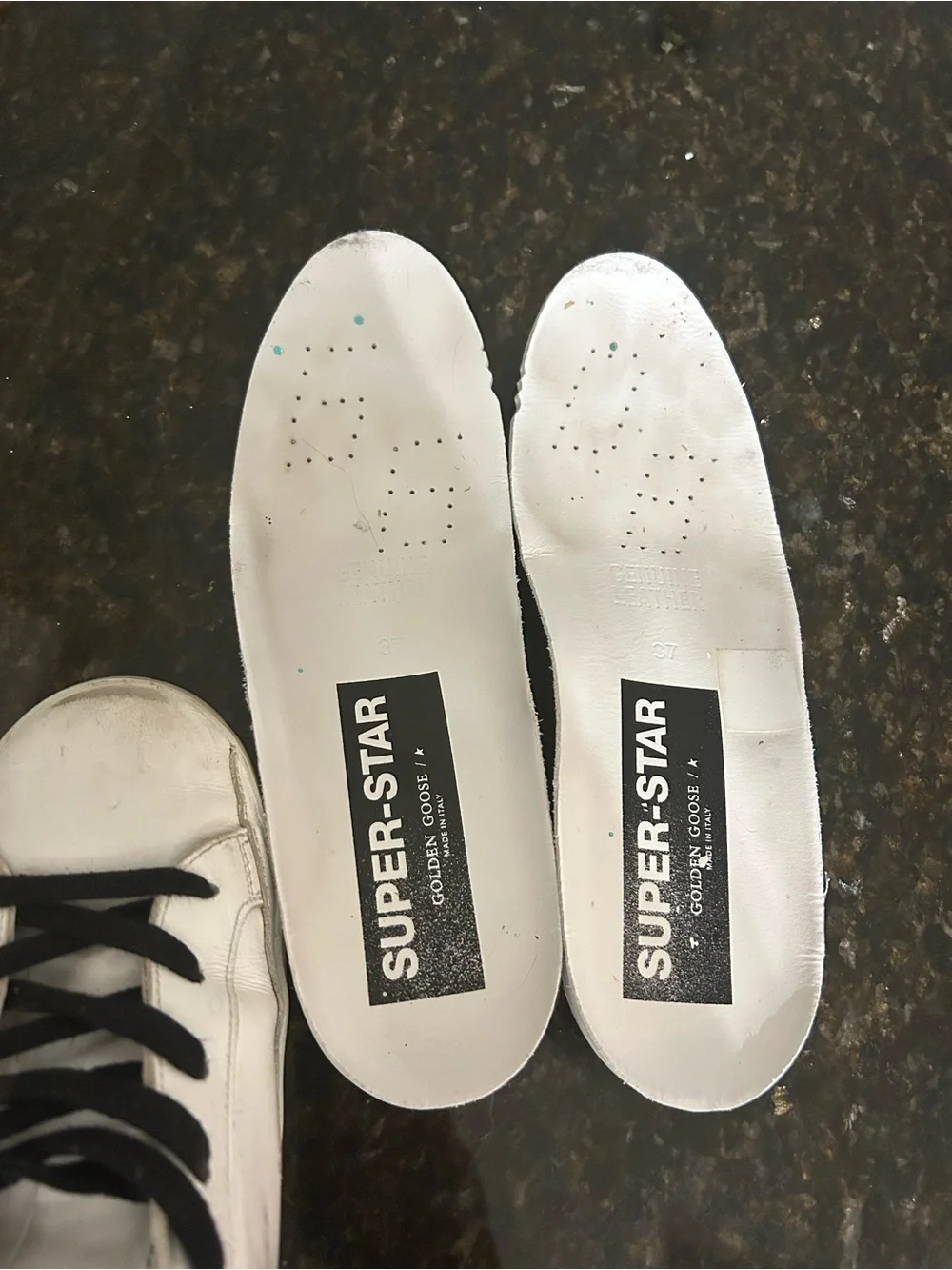 Golden Goose White Sneakers with Black Laces and Beige Snake-Print Star - Picture 3 of 8